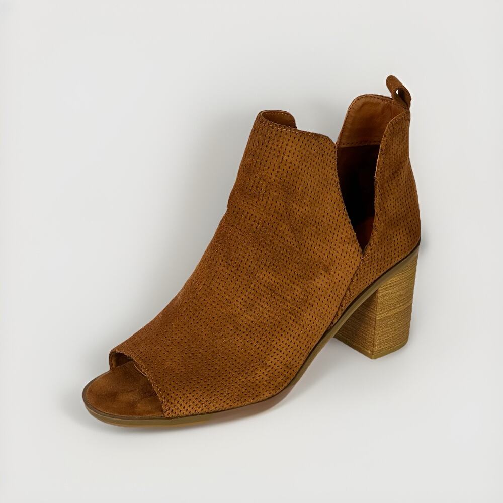Universal Thread Charlee Ankle Booties Sz 8.5 Cognac Faux Suede Cut Out Open Toe